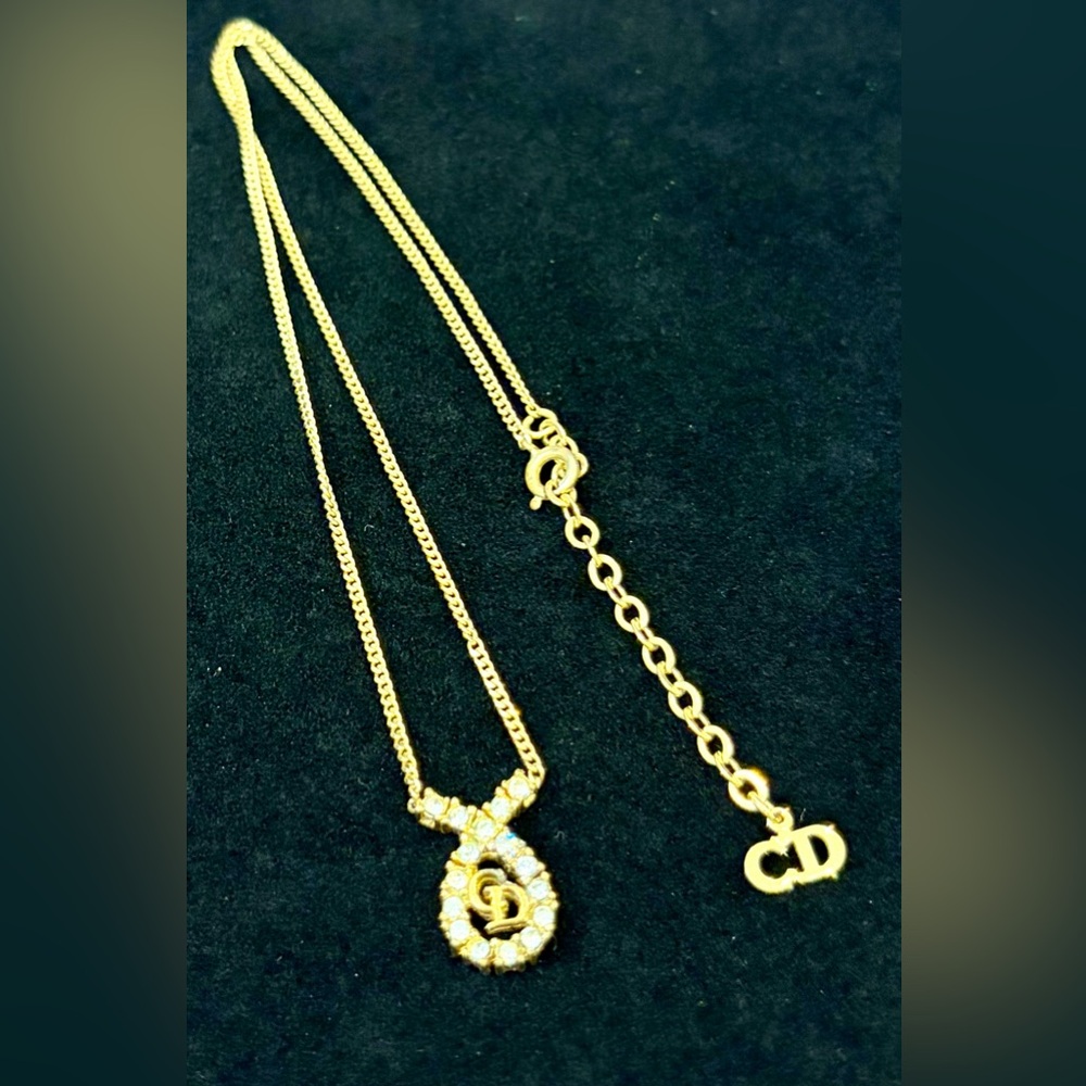 Vintage DIOR Necklace CD Logo Gold-Tone W/Rhinestones. Newly cleaned & Sanitized - Picture 5 of 12
